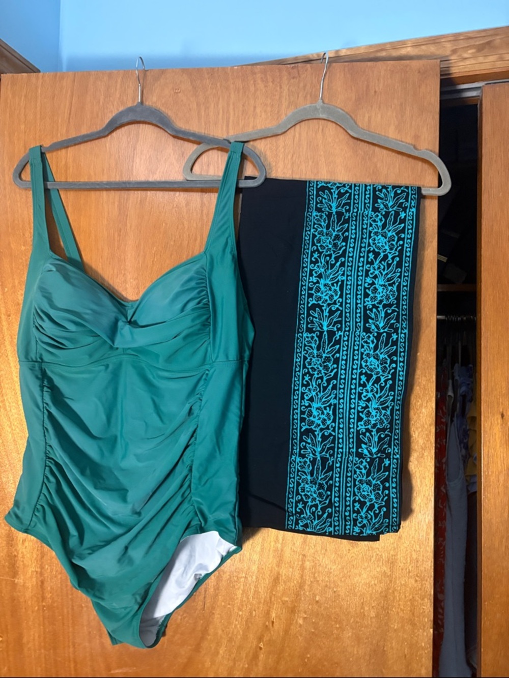 Green Ruched One-Piece Swimsuit with Black & Teal Embroidered sarong 2x suit